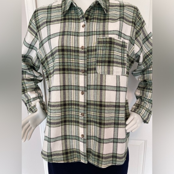 Universal Thread Tops - Comfy flannel shirt